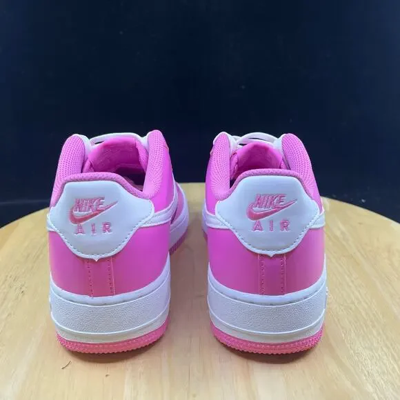 NIKE AIR FORCE 1 PLAYFUL PINK WHITE FV5948-600-SIZE 6Y/ 7.5 Women’s Barbie - Picture 6 of 9